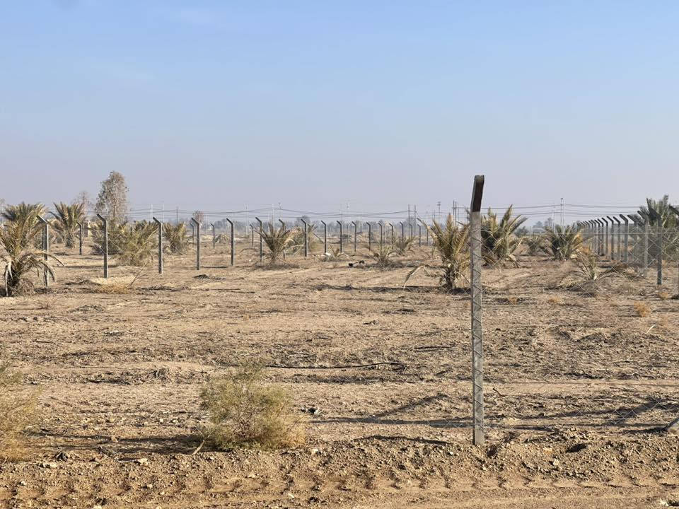 2  دونم خلف مطعم واثق كافه الخدمات تبعد عن الشارع العام 150 متر شارع سبيس ***********
