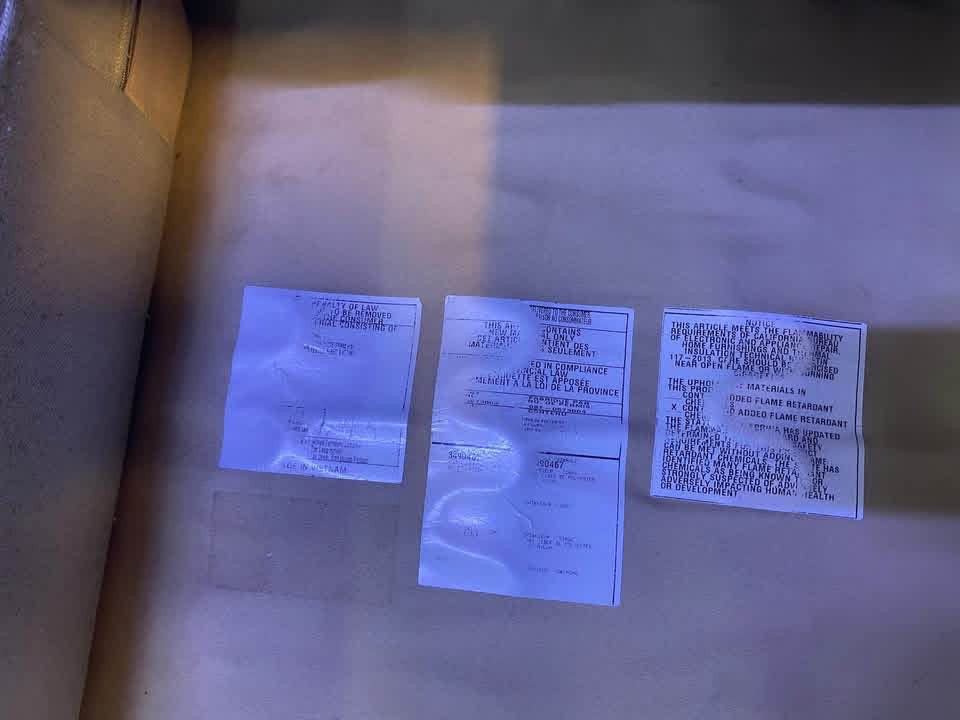 💫ديوان كورنر ماركة اشلي 8 طبي مقعد💫مستخدم 💫قماش كتان  💫مقعد طبي 💫السعر 700 الف العنوان :— بغداد __المحمودية *********** بغداد, العراق
