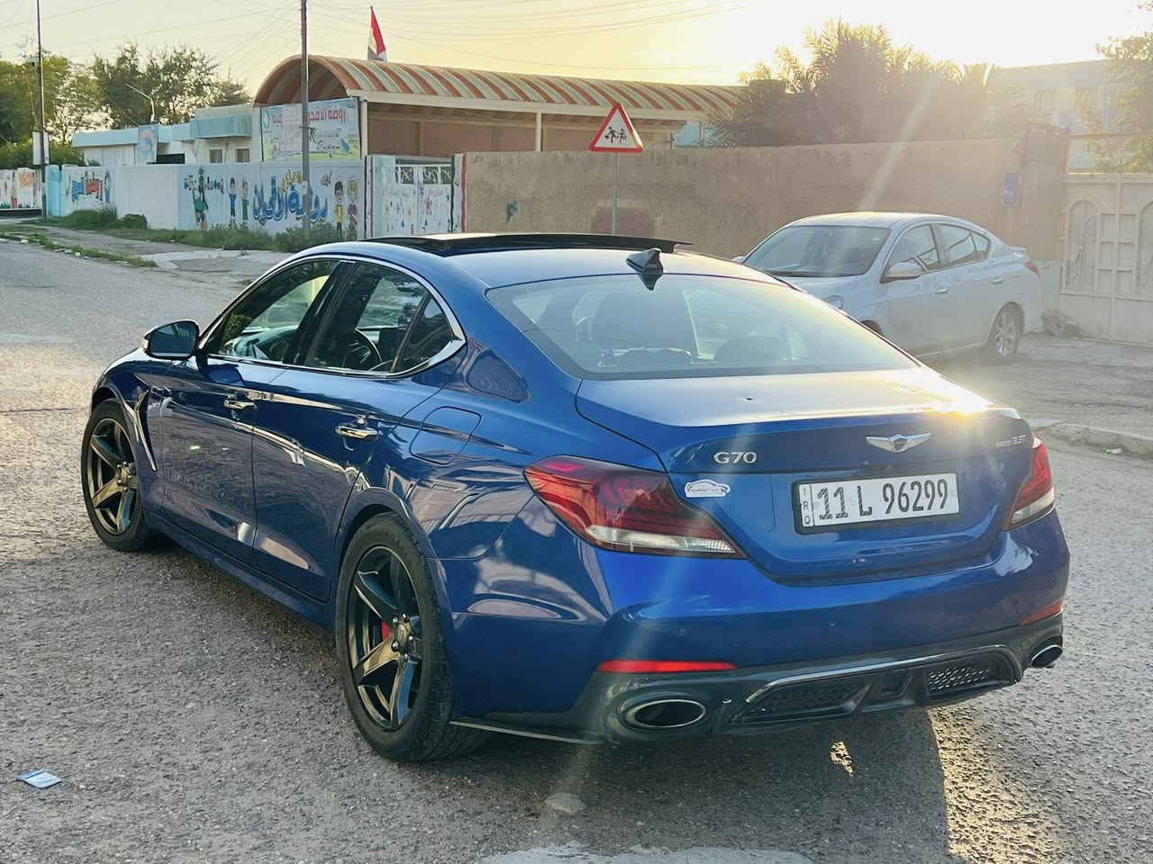 سلام عليكم للبيع او مراوس 
جنسز برستيج سته سلندر 2019 فول 1/1
خمس وضعيات قيادة حادثها قطعه ونصف فقط
بدون اي دواخل شرط السونار عنواني بغداد زيونة

بيع سريع مو تجي تعلي سعر سيارتك وسيارتي  تبقه ع سعرهه المراوس يختلف 

السعر 170
***********
