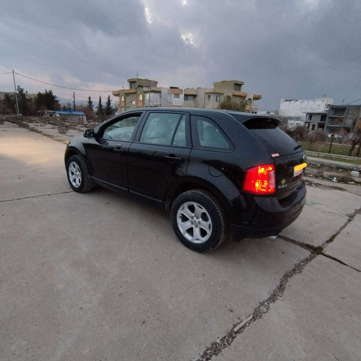 فۆرد ئێج 2012 کلین بێ بۆیاخ مواسەفات SEL فول بەس سلایت نیە ناو زەرد شاشە گەورە 
سەنەویو هەمو شتێکی نوێیە تا 2031 گێڕو مەکینەو تەبرید بێ عەیبە توندو تۆڵەو بێ مەسرەفە *********** السليمانية, العراق
