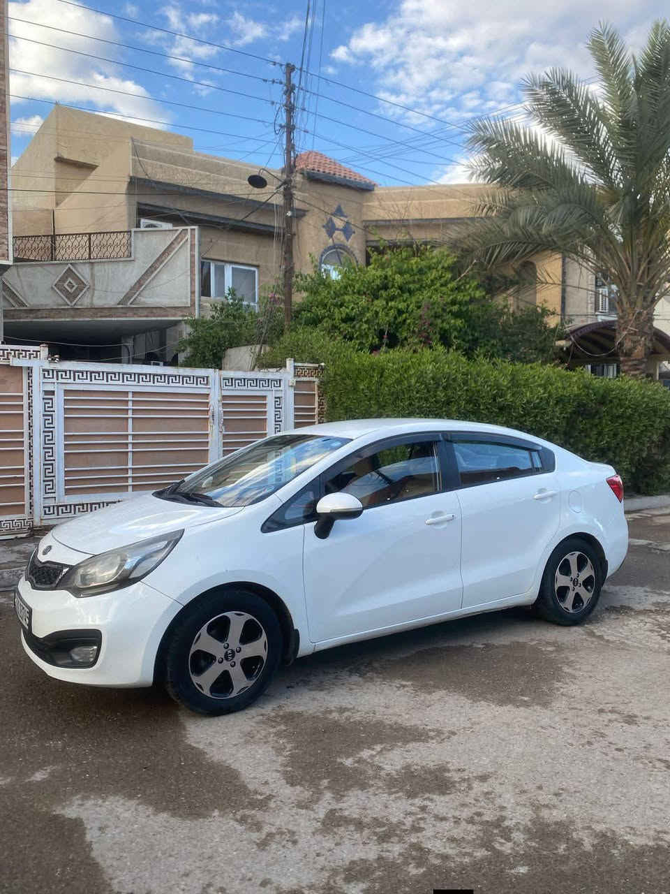 السلام عليكم 
للبيع او مراوس
كيا ريو 2012 خليجي مكفولة 
بيها بارد بالباب موضح بالصور
السعر 95 
مكان بغداد الدورة المهدية الثانية
***********0  بي واتس اب
