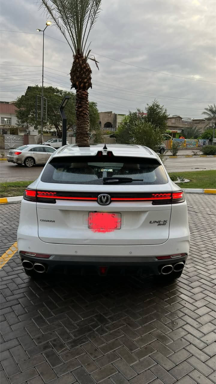 شانجان يوني كي (Changan Uni-K 2023)🤍🔥
وارد خليجي 🇰🇼 ضمان البخيت

السعر 225$ بيها مجال ✅

🎨 اللون أبيض
🪪 مرقم بغداد
📏 ماشية 100 ألف كيلو فقط
🛡️ مكفولة من الضربة والصبغ

⚙️ محرك 2.0 لتر تيربو
⚙️ ناقل حركة أوتوماتيك 8 سرعات
🐎 قوة 233 حصان
🔩 عزم دوران 390 نيوتن/متر
🛞 دفع رباعي AWD

🪟 فتحة سقف بانوراما
🧳 فتح الصندوق كهرباء
📡 دخول ذكي بصمة
🔑 تشغيل بصمة

🛞 جنوط 21 إنچ
📐 قياس الإطار 265/45R21
📊 حساسات ضغط الإطارات

📡 حساسات أمامية
📡 حساسات خلفية
📷 كاميرا 360 درجة
🎥 أربع كاميرات محيطية
📡 رادار
🛑 أوتو بريك
🚨 نظام ABS
⛷️ مانع انزلاق
⛰️ نظام نزول المنحدرات

🖥 شاشة عدادات ديجيتال
📱 شاشة تدعم Apple CarPlay
📹 تسجيل DVR أثناء القيادة
🗺️ نظام ملاحة

💡 مصابيح زينون + LED
🔦 بك لايت LED
✨ إنارة داخلية محيطية LED

💺 المقاعد جلد
⚡ حركة المقاعد الأمامية كهرباء
🔥❄️ تدفئة وتبريد المقاعد الأمامية
💾 ذاكرة مقعد السائق
👨‍👩‍👧‍👦 تتسع المقصورة لخمسة ركاب
👶 مثبت مقعد الطفل ISOFIX

❄️ تبريد قطعتين
🔋 شاحن هاتف لاسلكي
🔌 منفذ طاقة

🔊 نظام صوت SONY
🎵 بلوتوث + Type-C
🎙️ أوامر صوتية

🏁 دبل إكزوز
✨ تطعيم داخلي ألمنيوم

مكان تواجد السيارة: بغداد

رقم :***********
