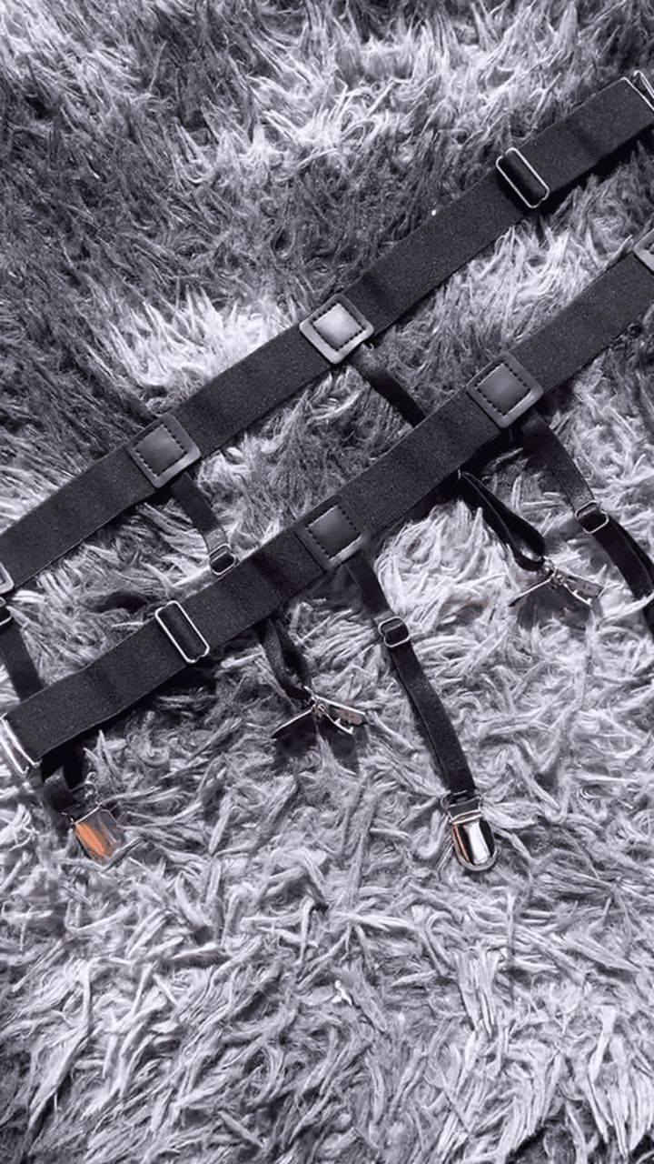 👔✨ تعبت من القميص كل شوية يطلع من البنطرون؟
تتعب كل يوم حتى تحافظ على مظهرك أنيق؟
تكعد الصبح تكوي ملابسك… وبنص اليوم يضيع الكوي بسبب السيارة أو المكتب؟ 😤
✅ الحل سهل!
حمالات تثبيت القميص تخلي مظهرك مرتب طول اليوم 👌
✔️ مطاط مرن + مشابك معدنية قوية
يثبّت القميص بدون ما يجرحه
✔️ خفيفة ومريحة… ما تحس بيها حتى لو طول اليوم لابسها
✔️ مناسبة للعمل، الاجتماعات، والمناسبات الرسمية
✨ خليك واثق… ومظهرك أنيق بكل لحظة ✨
💰 السعر: 12,000 د.ع
🚚 توصيل مجاني لكل العراق
للتواصل والطلب:
📱 واتساب: ***********
📨 تليگرام: @Bzati
📢 القناة: https://t.me/Bazi3ti
