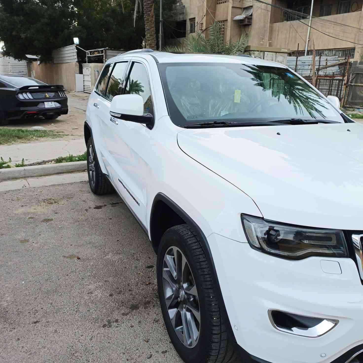 السلام عليكم جيب موديل 2018 وارد خليجي  رقم بغداد باسمي فول مواصفات 
ماشيه 70 كير ومكينه مكفوله كفاله عامه  السعر ٢٧٠ وبيها مجال
العنوان السيديه قرب العاب السيديه  الرقم ***********
