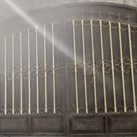 باب • للبيع • تدلل