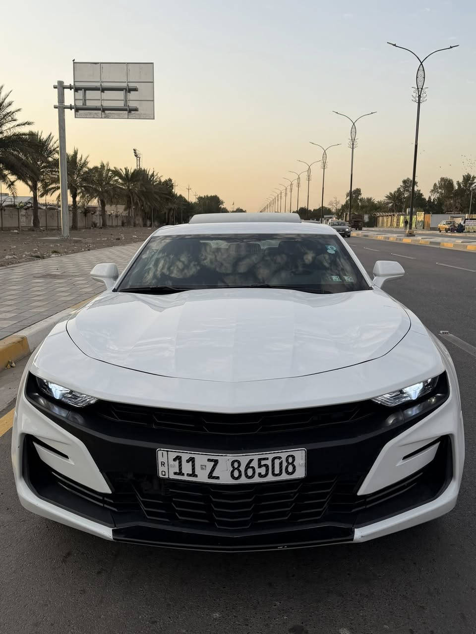 السلام عليكم كمارو 2023 فول مواصفات 1/1 رقم بغداد انگليزي السعر ( 158$ ) مكانها بغداد ***********سياره وارد امريكي حادث جاملغ خلفي وجنطه بدون دواخل محرك 2000 تيربو مكفول موصفات / فتحه سقف / بصمه تشغيل / كشنات كهرباء مال السايق والبصفه / شاشه جبيره / كشنات حضن تدفئه + تبريد 
سياره جاهزه مابيها نقص ماشيه 28 mi سياره بعدها بحاله الوكاله 
الشراي يتصل
