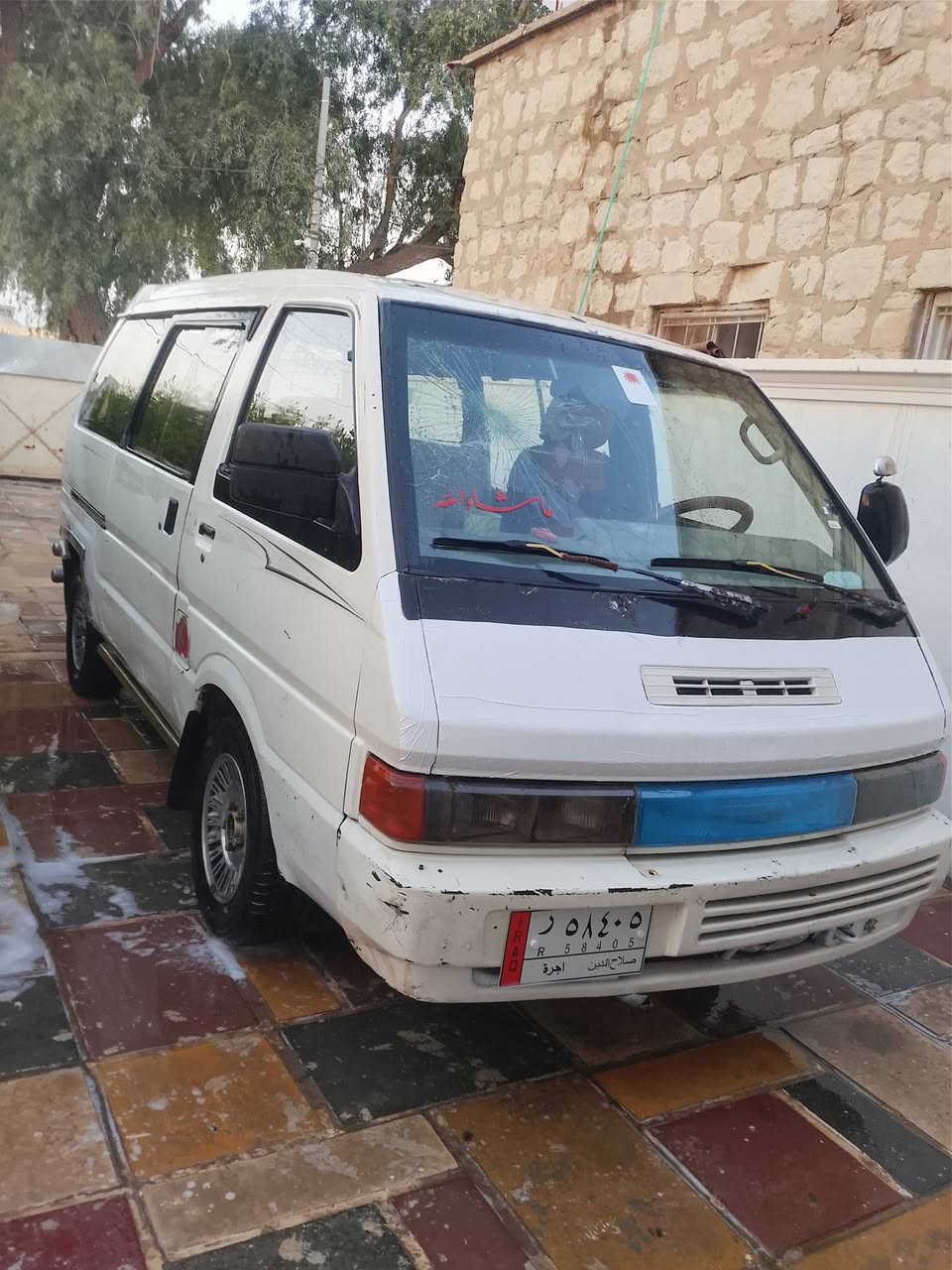 باص نيسان موديل 92 سنويا كارتوني حمره ساقطه 21 شرط تحويل وكاله كير محرك 4Yياباني سياره حلوه جاهزه مال شغل مال عائله أو مال خط  شتريدها ترهم لبيع أو امراوس مكانها كركوك حي عسكري سعر 18بيها مجال لشراي ***********
