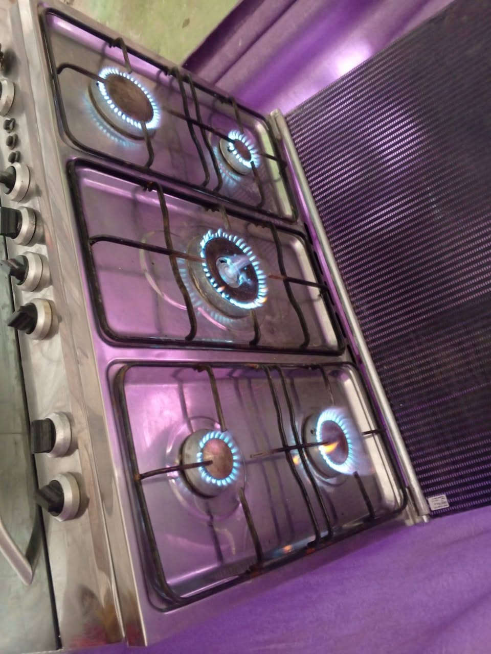 طباخ فريش مصري كوله شغال نضيف سعر 190مدينه الصدر اكو توصيل ***********
