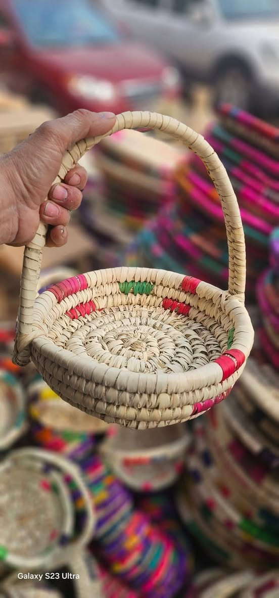 توفر جدر خوص لخبز وصمون يحافظ علي لا يبس ولا يعفن جكد مايظل حبايب جايكم رمظان وتخبل لبظاعه كشخه وبيهه كل لبركه داخل جدر متوفر كل لحجام ويتوفر طبك وسله وسفره توصيل موجود بغداد ومحافظات الاحجز تفظلوو. بنات ماكدر جاوبكم عل تعليقات لن محظوره من تعليقات كلمن وسعره ولحجام مختلفه توصيل موجود بغداد ومحافظات بظاعه تخبل وبلاش ومحد عنده هاي مديلات بس عدنه وبس خوص درجه اولى  الاحجز تفظلوو خاص. ***********
