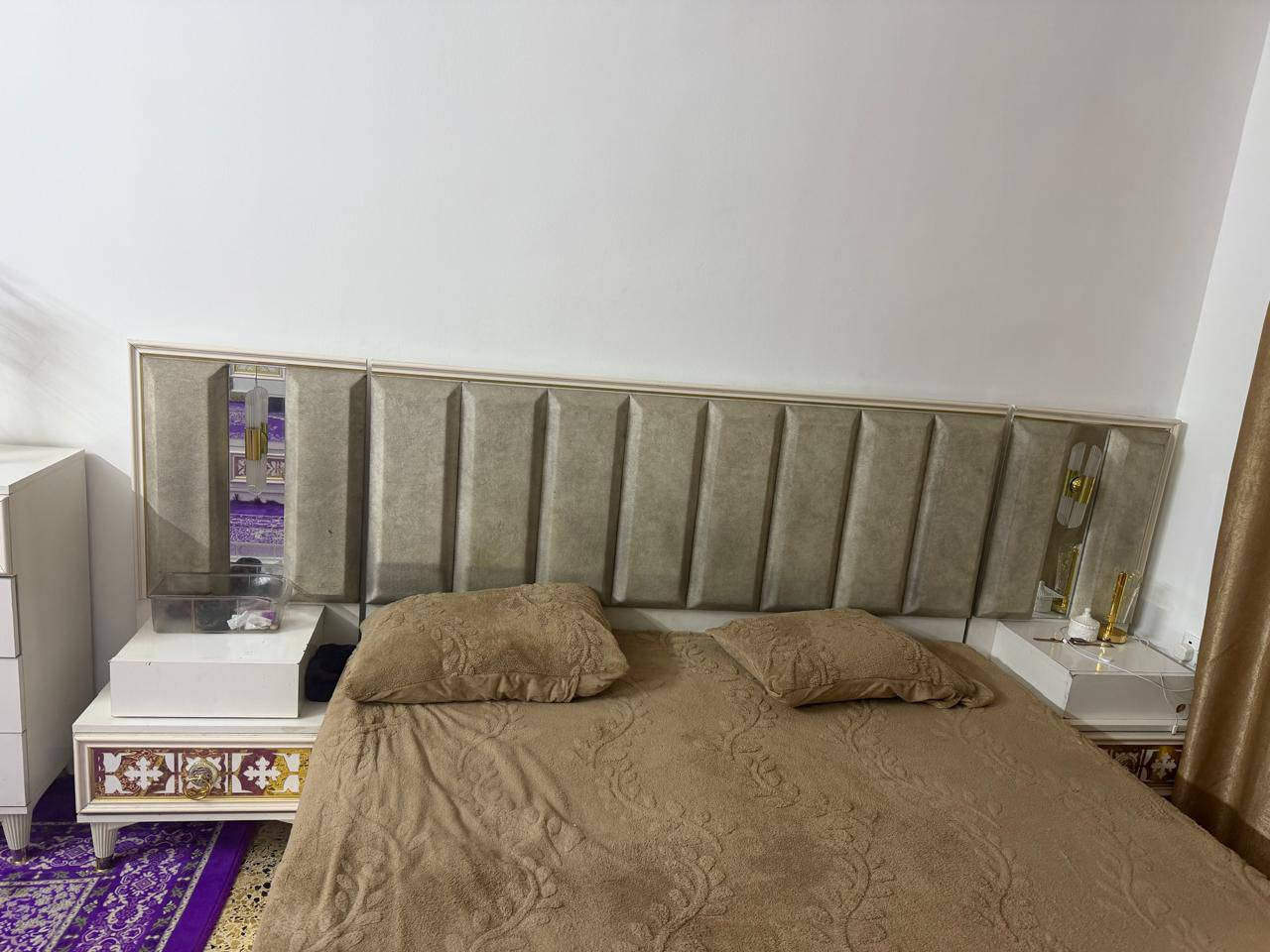 سلام عليكم غرفة نوم للبيع جديده نظيفه مابيها نقص للاستفسارة الاتصال على الرقم ***********
