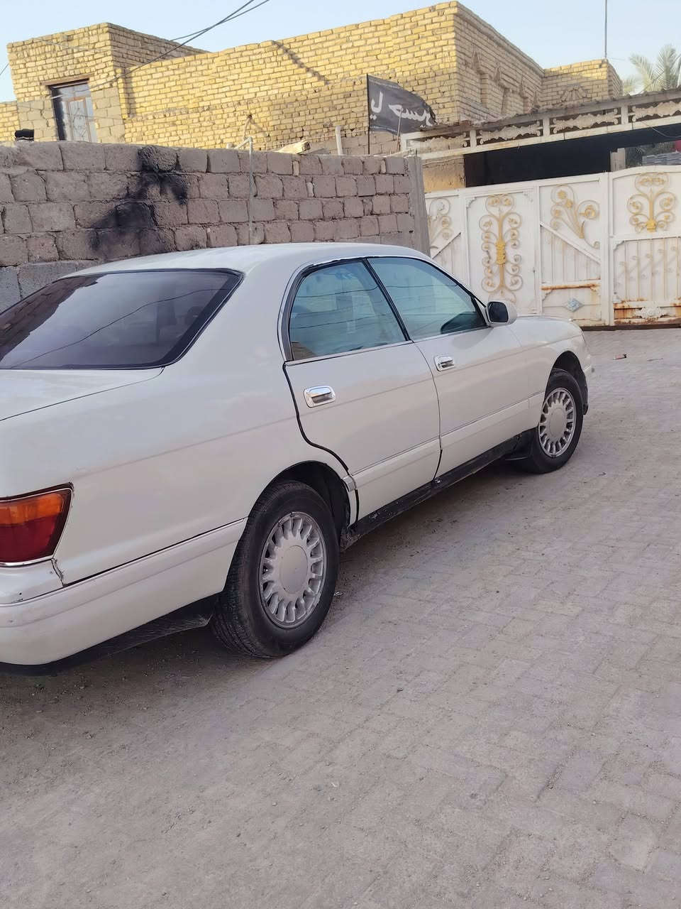 السلام عليكم بطه منفصل للبيع موديل 1993 رقم دولي باسمي سياره مداور ثاني يوم السياره كفاله عامه من الكصه ونقل جثه ولعيب شرعي ولصوليات كير ومكينه فيفيتي السياره جاهزه مجهزه من حداديه تخم تاير  غرفه جديده كهربائيات جاهزه مجهزه مال جناي العنوان المثنئ قضاء الخضر السعر 45 للاستفسار على الرقم ***********
