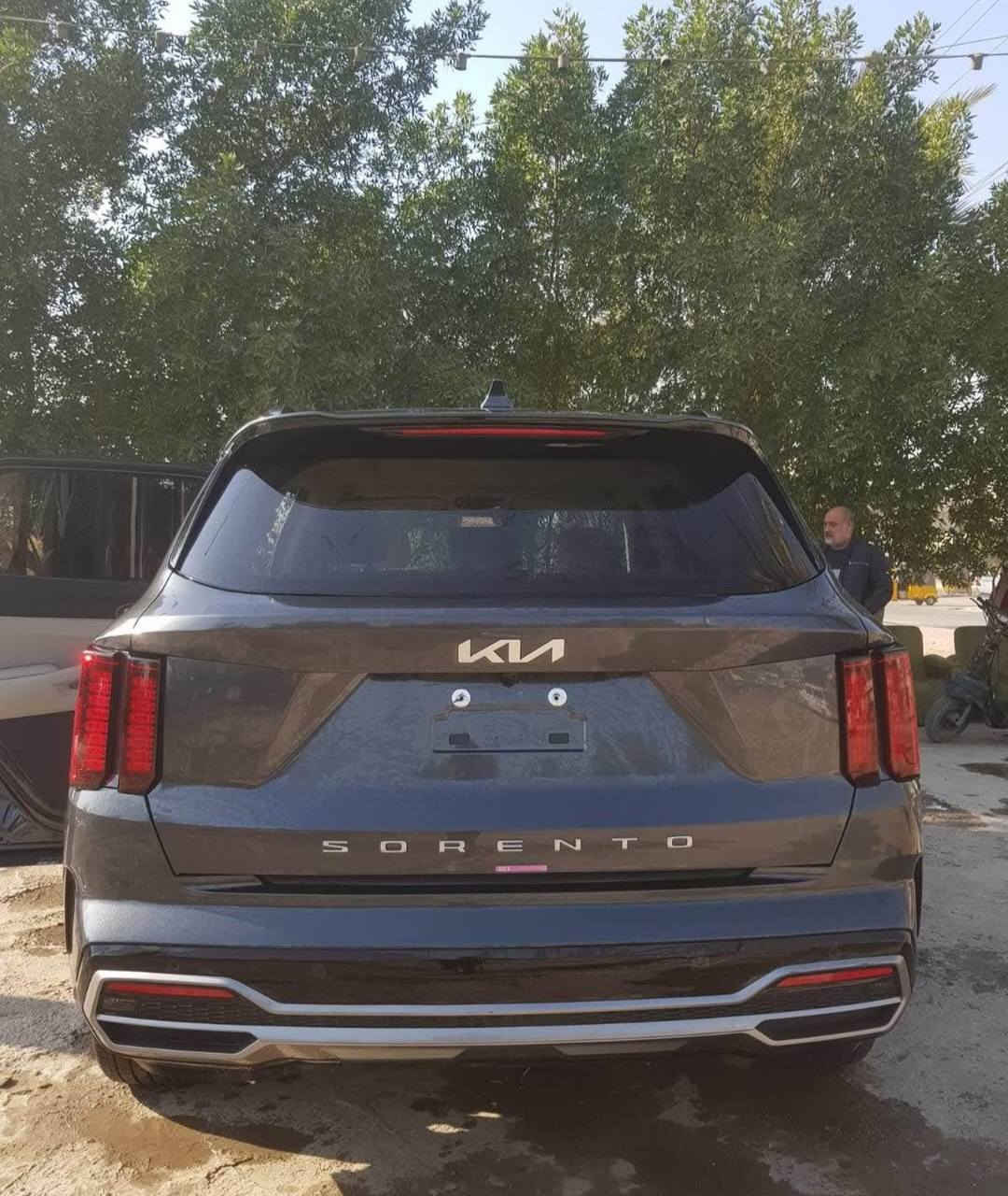 سورنتو امريكي22 فيلي بانوراما 
 سعر  22 وبيها مجال 
بصمه- كشنات جلد - كشن كهرباء - كشن تدفئة
اشاير بالمري - اضاءة لمس LED -تحديد مسار- اطفاء تلقائي-تشغيل عن بعد -رادار امامي - مانع انصدام امامي - مانع انصدام خلفي - تحذير بالمري -شاشة كبيره
 السيارة حادثها جانبي واضح بالصور 
رقم بغداد سنوية ب اسمي تحويل اي وقت
مكاني بغداد
*********** وات ساب موجود
