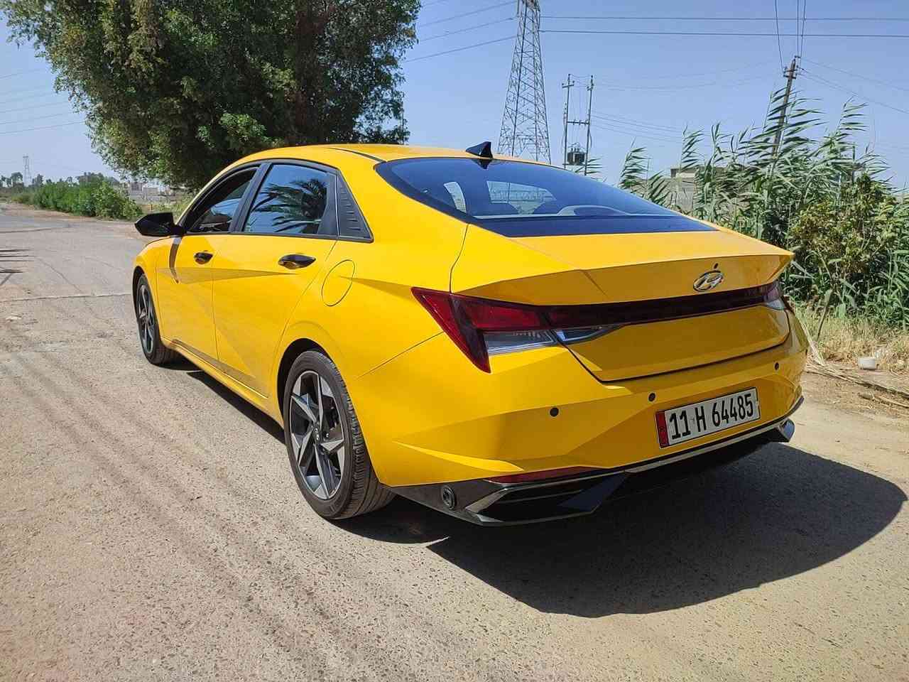 السلام عليكم للبيع النترا موديل 23 وارد امريكي ماشيه 46 بسمي حادث خلفي صور الحادث داخل المنشور 
المواصفات 
بصمه 
اوتو هولد 
تشغيل عن بعد 
فول تحكم استيرن 
شاشه متصلة ديجيتال
حساسات أمامية وخلفية 
محرك 2000 دوش 
السعر/164وبيها مجال 
العنوان بغداد الزعفرانية 
للاستفسار/***********
