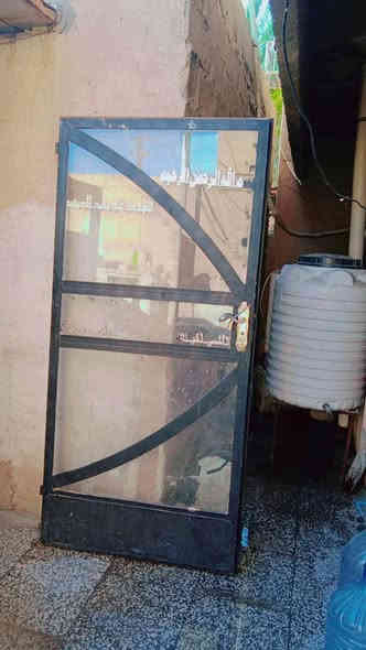 جام خانه للبيع حديد درجة أولى
 الارتفاع مترتين و38 
العرض مترتين و 97 

#السعر 150 
الشري يتصل على الرقم ***********
