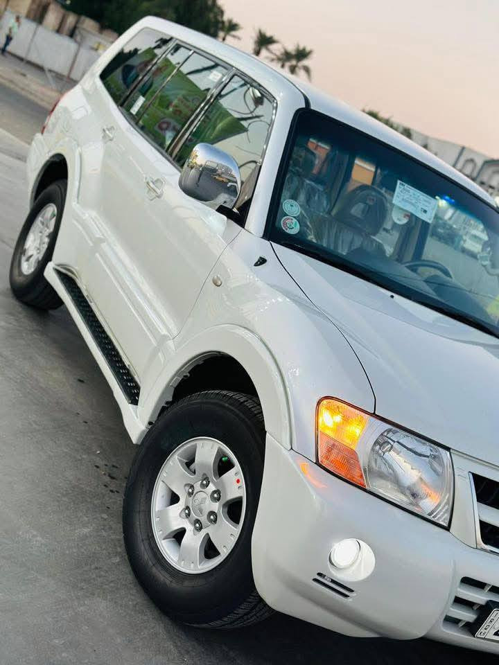 سلام عليكم باجيرو موديل 2006 سليمانيه الدولي الجديد سنويه ماساقطه وارد خليجي مكينه 6 سلندر ٧ راكب مكينه كير حداديه جديده تخم تأيز سياره جاهزه تبريد ثلج ٣ قطع مكفوله من الضربه التبديل والصبغ ماشيه ١١٠ الف كيو شرط  وضع الشركه السياره مكاني بابل السعر 105 وبيها مجال شرط المداور ***********
