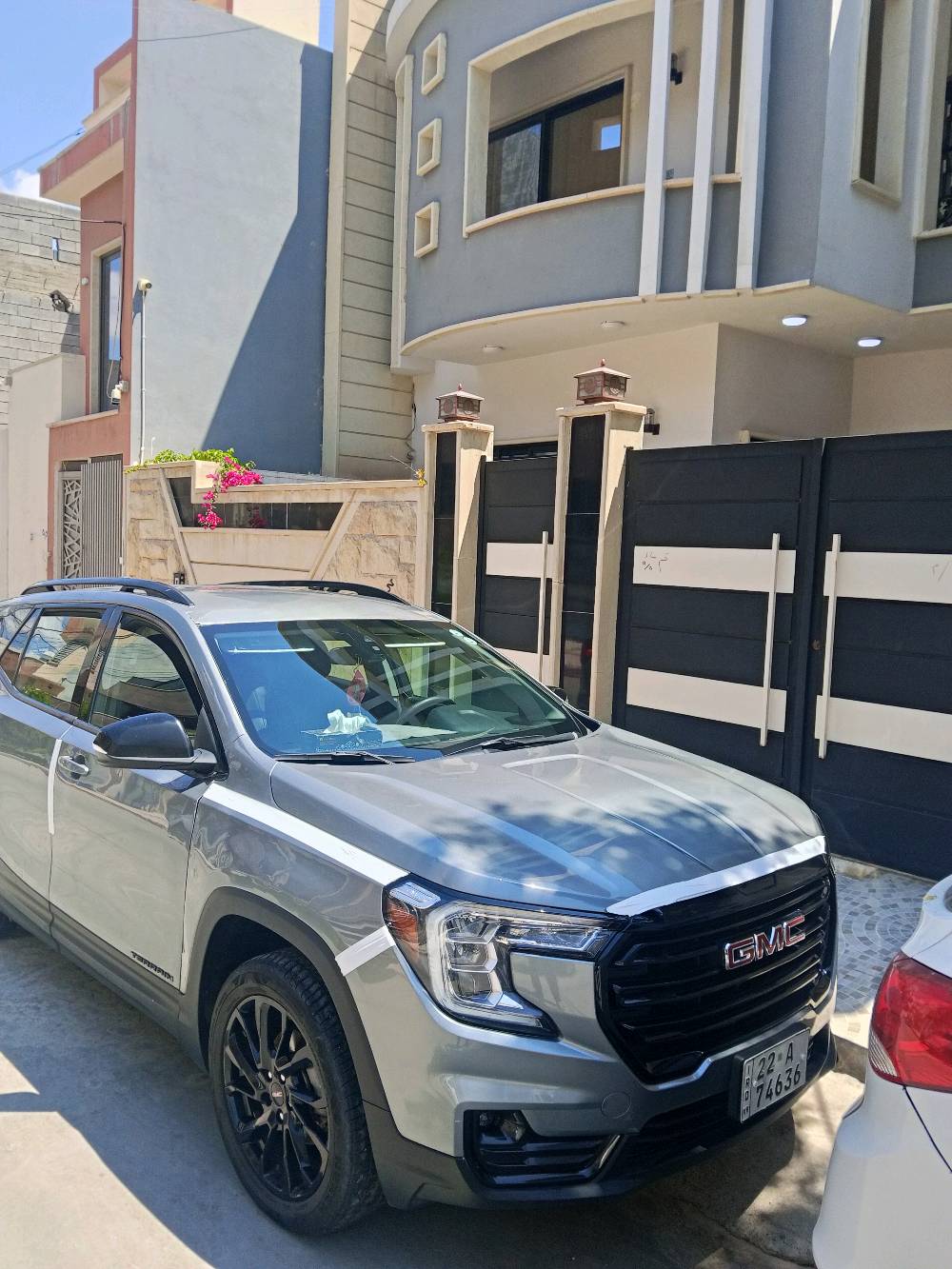سلام عليكم 
جمسي تيران موديل23 
SLT
بلاك توب بلادي 
فووول الفوول 
ماعدا الكاميرات 360°
كسن جلد 
رادارات 
حساسات
كاميرا خلفية 
LED نهاري 
كير 8 نمر 
توماتيك
محرك 2000 تيربو 4 سلندر
مرقم كامل 
مكانها موصل ايسر 
***********
***********
*********** 
متواجد على هذه الارقام
بيهة تلث قطع 
بچم كبس خلفي كبس 
شواصي بشرط الفحص