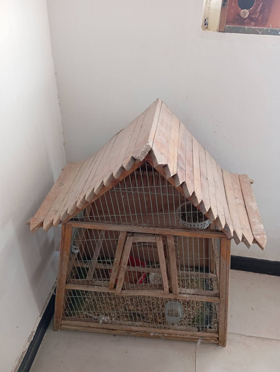 طباخ صغير شغال
السعر ٥٠ الف 
قفص نجارة السعر ٢٥ الف 
العنوان بابل ابي غرق قرب السيطرة 
الاتصال على الرقم ***********
