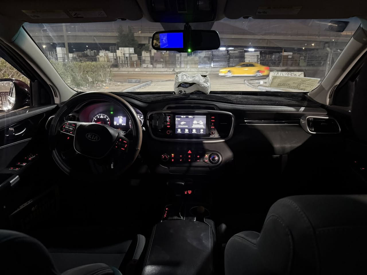 السلام عليكم  سياره سورنتو موديل 2019 وارد امريكي صور حادث بل منشور  مكينه. كير. مكفول تبريد ثلج رقم بغداد مكان سياره بغداد الصدريه السعر 146 هـ***********
