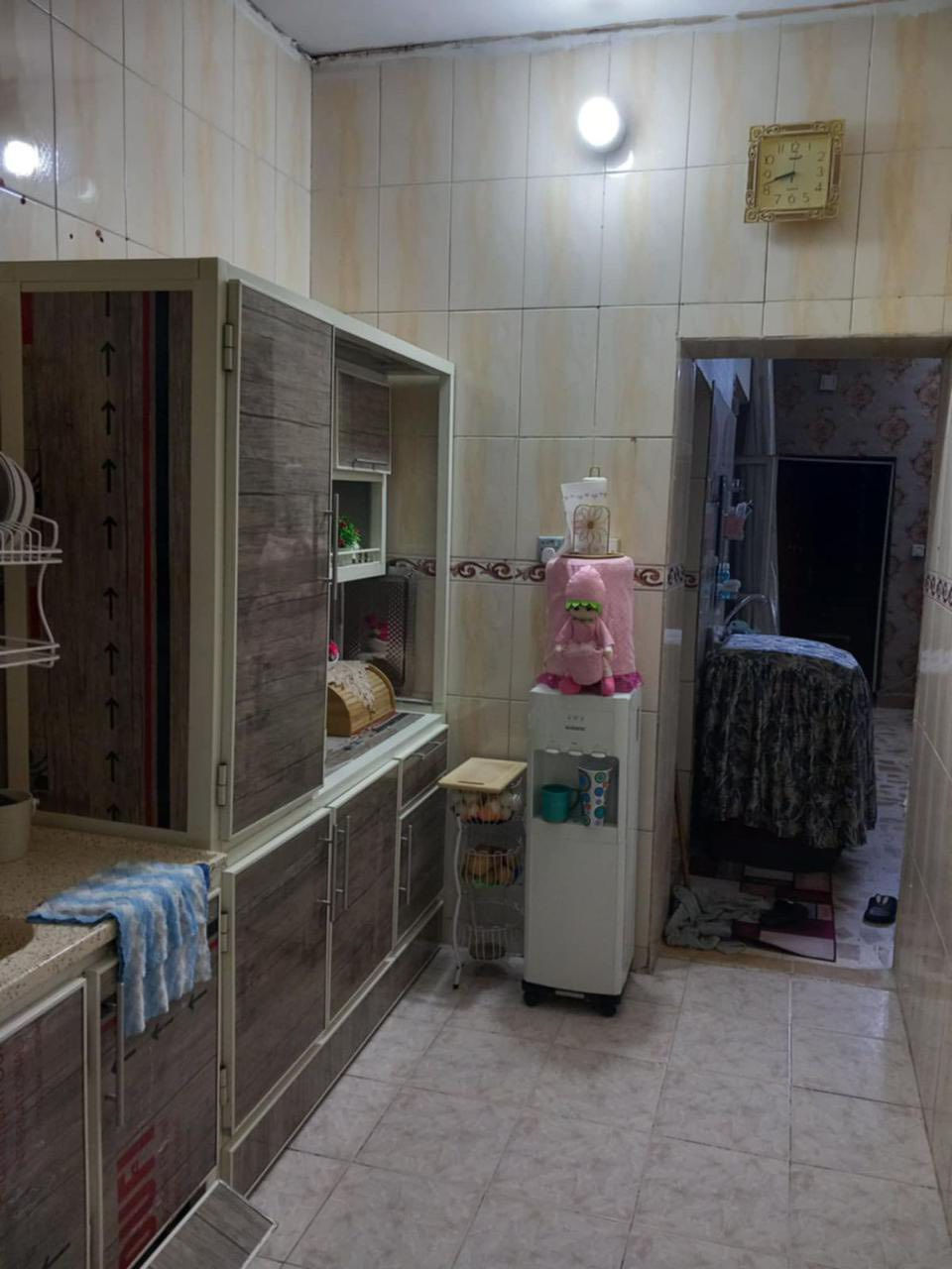 دار للبيع
دار مساحة ١٢٥ واجهة ٦وربع نزال ٢٠ طابو صرف الكاظمية

يحتوي على كراج+صالة كبيرة+ هول داخلي كبير+غرفة نوم+مطبخ+مناور+صحيات داخلية خارجية

الموقع جكوك الاستاذة قرب مولدة سيد چاسب

السعر بي مجال علما البيت معروض بسعر الارض

***********
