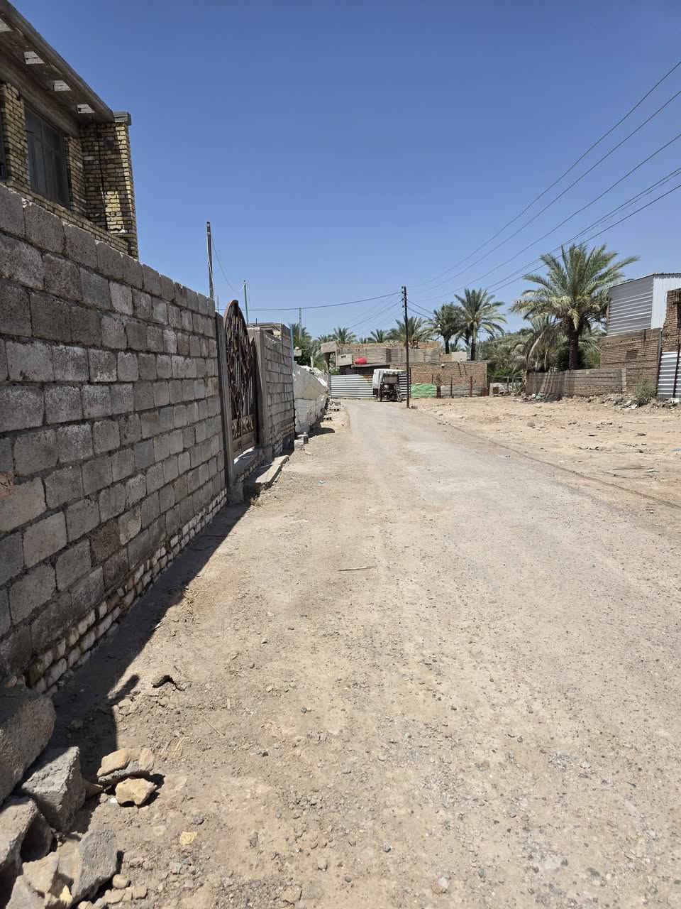السلام عليكم ورحمة الله وبركاته 🫱🏽‍🫲🏻
قطعه أرض للبيع ملك صرف للنخاع🏞 مع قطعه 300م وقف يتوفر فيه ماء وخدمات 💦
العنوان /بغداد/التاجي/شارع جميل الويّس🛤 قرب جامع الرحمن ⛪
للاستفسار الاتصال على الارقام الاتيه 
كورك: ***********📞📞
اسيا: ***********📞📞
#مكتب_ديرتنا_للعقار 🏢
#بإدارة_أحمد_ابومصطفى 
#تواصلوا_معنا_وسنكون_في_الخدمه

