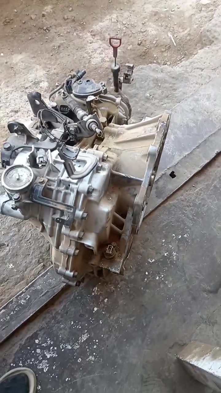 السلام عليكم يتوفر محركات ازيره 3300 و 2700 مجمع عدي البديري العنوان الديوانيه حي الصناعي ***********
نور الطيب ***********

