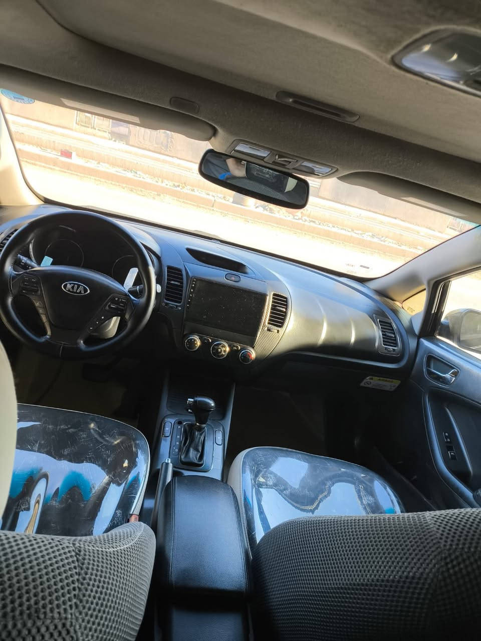 سلام عليكم شباب
مكلف بنشر يعني بدون خاص
فورتي موديل 2015 البيع 
سياره فول مواصفات واحد ع واحد سياره 
بصمه+ فتحه+ كشن كهرباء+كشن حار بارد+ كشنات خلفيه تدفئه+دخول ذكي+مري شفط اشاير بمري+ عليه عدسات ايل ايدي 
وبيه مواصفات حلوه بعد 
سياره مثل ماوضحه بتصوير ٤ قطع صبغ بدون ضرر فقط جاملغ خلفي وضرر بسيطة كلش 
سياره رقم دهوك بسمي تحويل ثاني يوم 
مكان السياره الشعب حي بساتين مدخل شقق عمار الحكيم 
***********
***********
