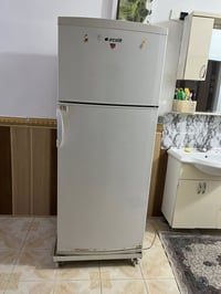 ثلاجة • للبيع