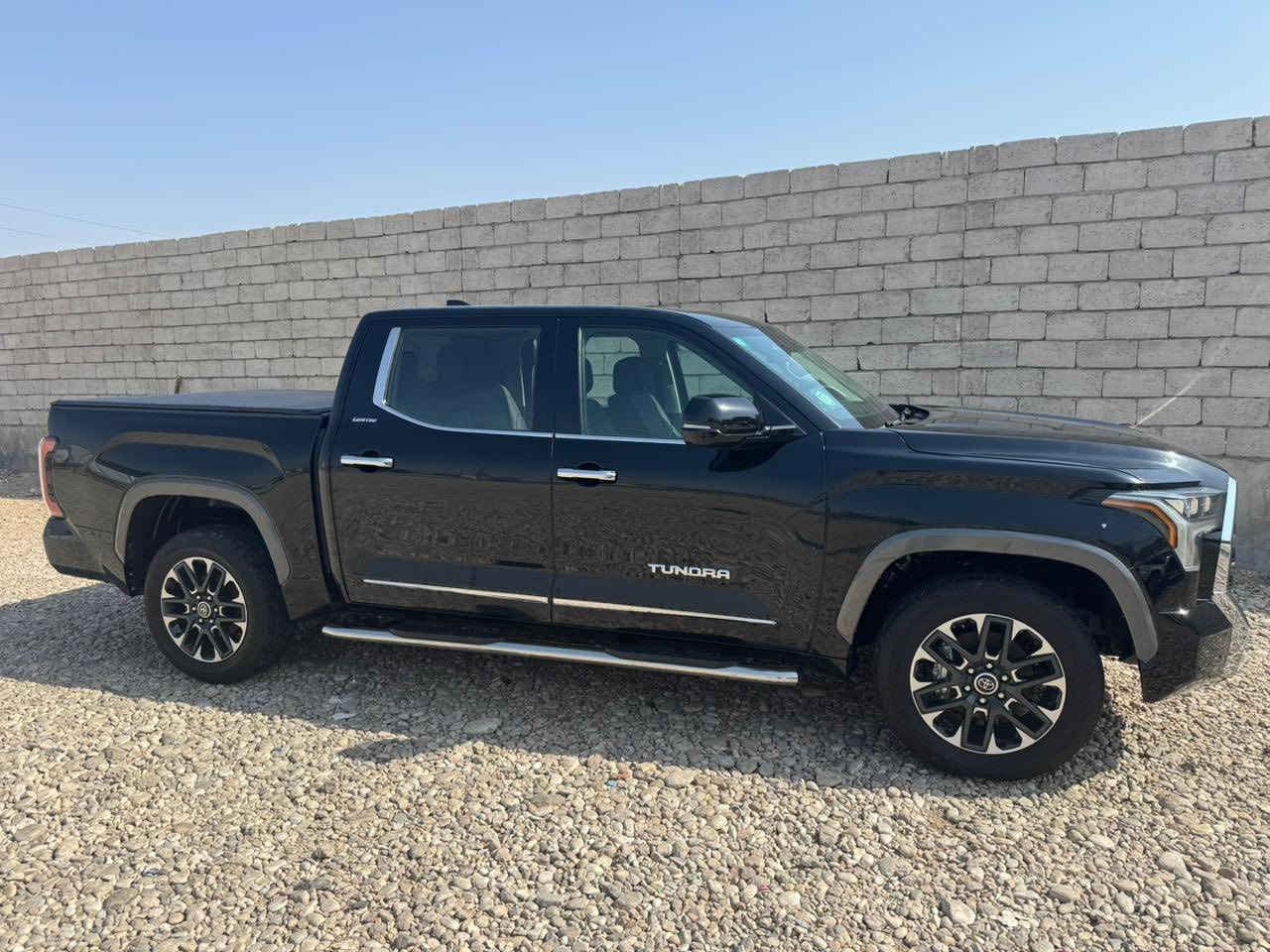 تويوتا تندرا 2023 ليمتد
محرك 3.5  توين تيربو ماشيه 27 الف السيارة جديده فول مواصفات ضررها فقط بارد بالجمرلغ. السعر 430 
العنوان ديالى بعقوبة 
الاتصال على ‭0770 759 0657‬
