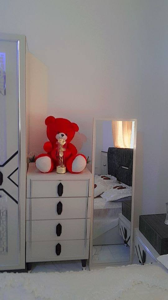 غرفه نوم تركي للبيع السرير جك مخزن والشازلون هم مخزن نضيفه كلش للاستفسار ***********
