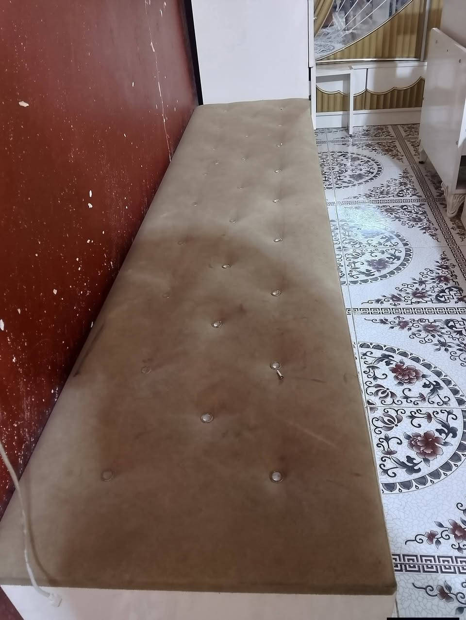 بيع مستعجل كلش  غرفه تركي درجه اوله ام التاج 9قطع نضيفه وضخمه الغرفة مكاني ديوانيه اسكان سعر مناسب كلش تفاصيل اكثر واتساب ***********

