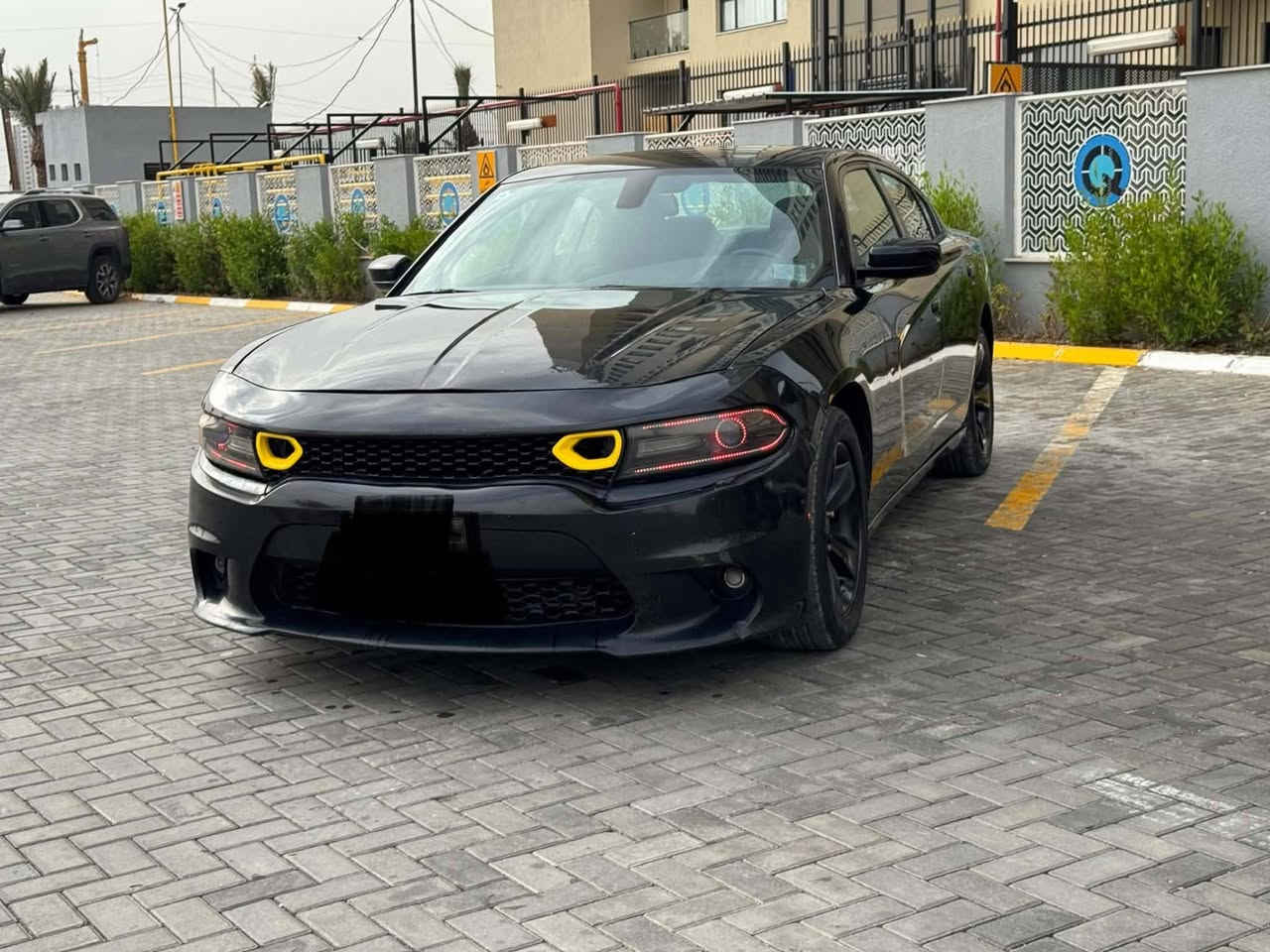 السلام عليكم
چارجر 16 SXT
رقم بغداد انكليزي سنويه وهزه جدد
حادثها سرقة قطعه وبابين كلير من امريكا
بدون ايرباك ولادواخل 
گير مكينه صدر تبريد ثلج 
تخم تاير ويل 18 SXT
زرع لدات متغير
السيارة جاهزة ومال جناي
السعر 158 وبيها مجال للشراي او مراوس ترهم
وعيوني الكم 
عنواني بغداد ***********
