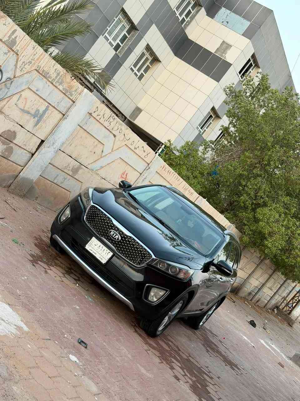 السلام عليكم سورنتو موديل 17 للبيع  ‏وارد أمريكي محرك 6 سبعه راكب سياره جديده سياره كفاله بس البنيد سياره حداديه مكينه تبريد كلّه جاهزه برغي ماعوزها السعر 145بيه مجال العنوان ميسان العماره التفاصيل على الرقم ***********. ***********

