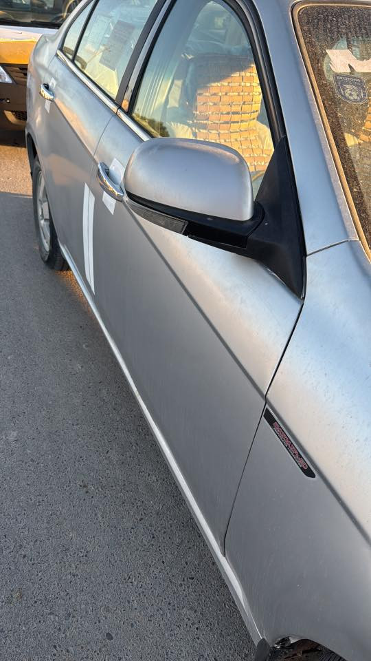 شوفر ليت ابيكا لون رصاصي سلفر
موديل ٢٠٠٧
ستة سلندر
محرك ٢٤٠٠
رقم بغداد
السيارة جديدة كانت مضمومة  
علما السيارة غير استهلاكية وغراضه رخيصة و متوفرة بكثرة وارخص من غراض السايبة
للاستفسار الاتصال او واتساب على الرقم *********** غير متواجد على الفيس بوك
