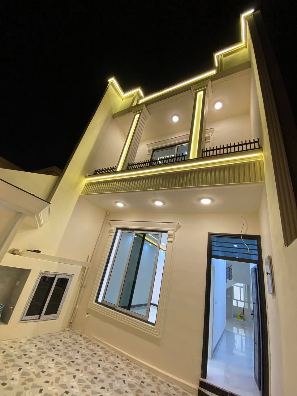 أعلان  أعلان 1420
مكتب النسور ***********
يوجد لدينا دار للبيع المساحة 100متر
طابق ونص 
#السعر97مع المجال 
الموقع قرب جامع الراشدين الاستفسار مراجعة مكتب النسور حولي حي العسكري قرب قاعة بسطملي والفرع الثاني سايدين كوباني
