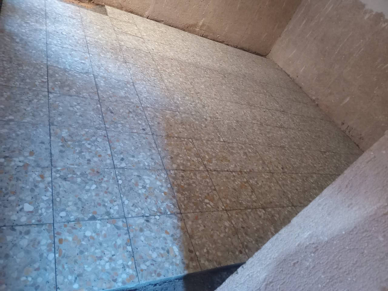 السلام عليكم 

كادر سيراميك بورسلين مرمر 
درج اسعارنه مناسبه وشغل درجه اولا الله شاهد حاليا متفرغين اتصل او خاص ***********
