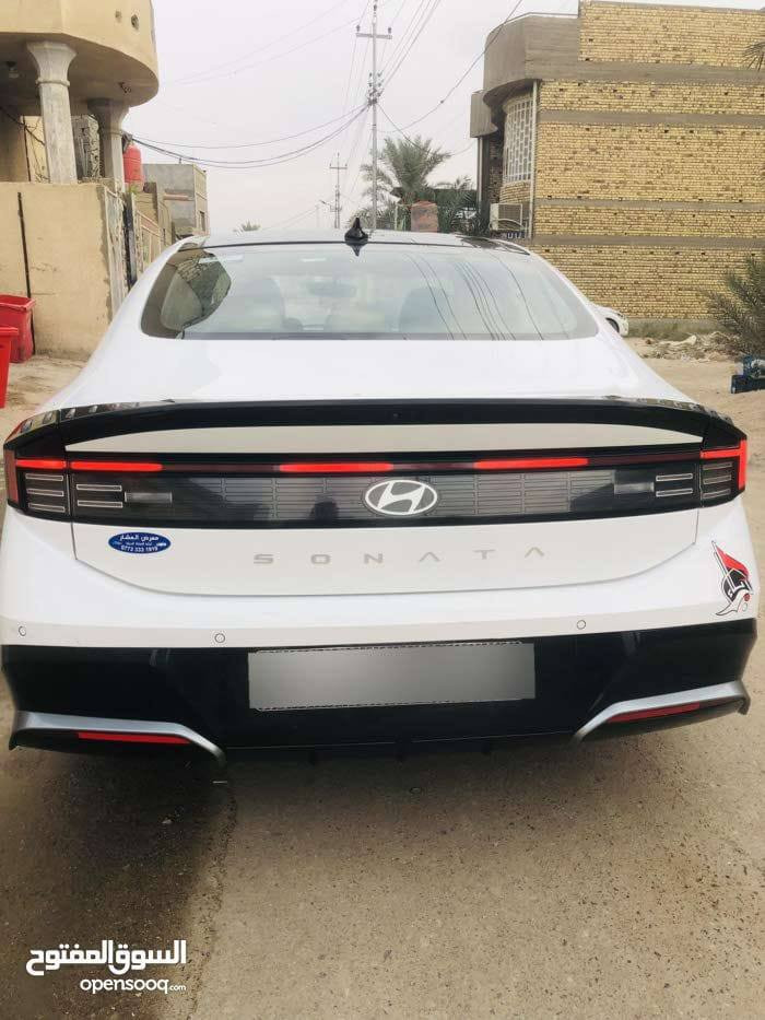 السلام عليكم
سيارة سوناتا للبيع موديل 24 خليجي فول مواصفات 1/1 كفالة عامة كير مكينة تبريد حداده كله مفكولات السعر 230 ورقة وبيها مجال العنوان _ طويريج _ الجمعية 
الاتصال على الرقم 
***********
