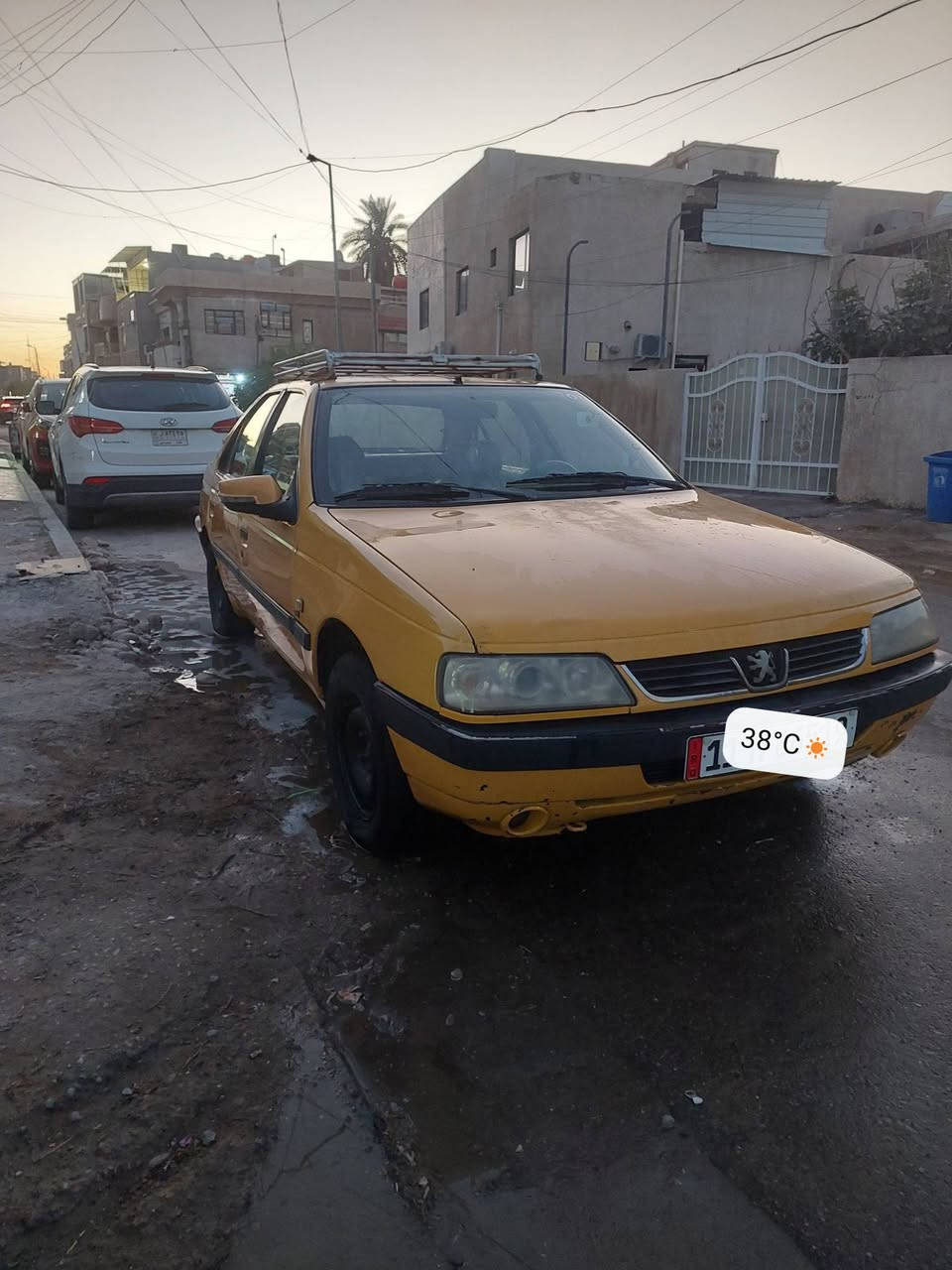 سلام عليكم بيجو لميس للبيع موديل 2016 رقم بغداد بأسمي مصفر هيئة وغرامات  السيارة جاهزة وخير من الله بيهة طخة بالجاملغات المامية اليمنة وليسرة واحد مصلح والثاني ع وضعة 
تبريد ثلج الكير تمام بس المكينة بيهة تنقيص 
مكان السيارة عضمية 
السعر 39 ورقة
***********
