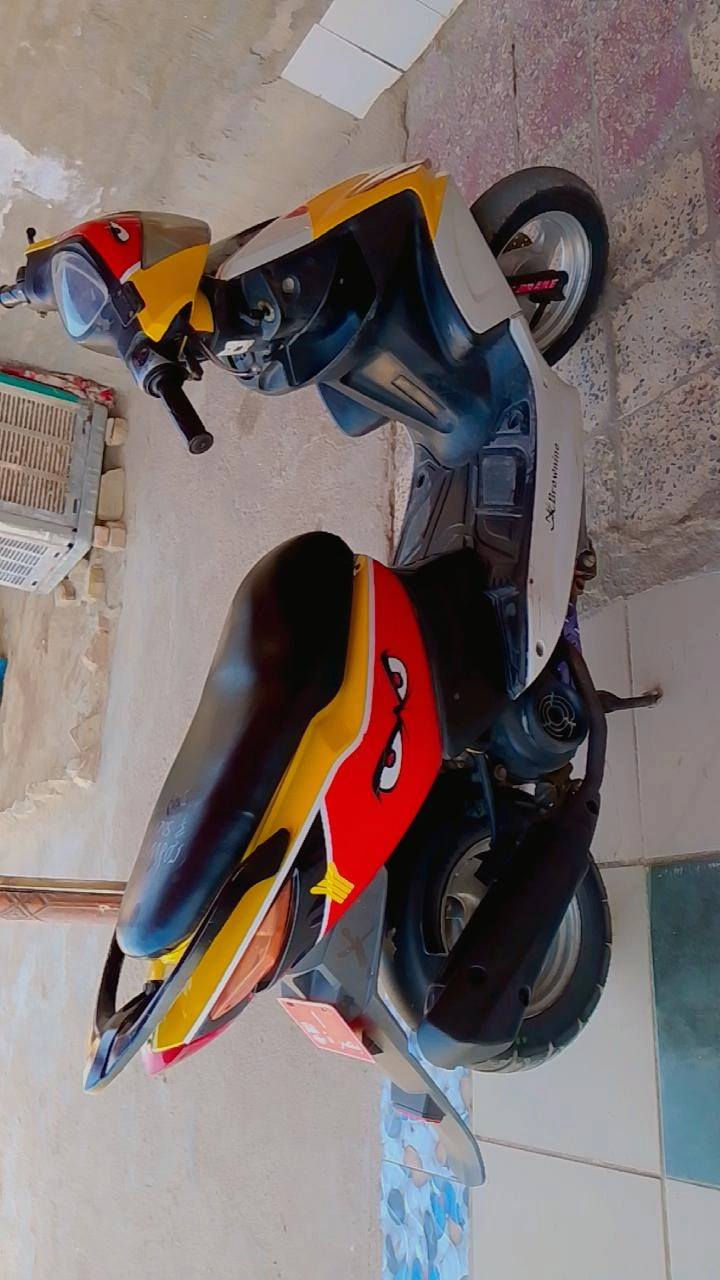 السلام عليكم دراجه ماكس مضلع للبيع
كلها شغاله سلف هندر كهربايات مكينه ناعمه ومعدل نهضه 
مابيها نقص سعر 500 بيها مجال هاذ رقمي***********مكاني البصره القرنه
