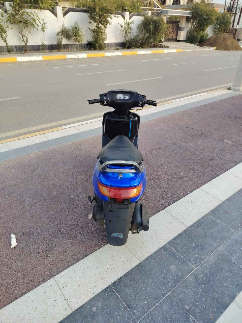 سلام عليكم دراجه فورتي مابيهه نقص فقط السلف ويشتغل بي خلل بالضفيره دراجه نضيفه منزليله محرك جديد صار شهر ملف جديد السعر 350 وبي مجال للطيبين مكاني ديالى بعقوبه للاستفسار الرقم ***********
