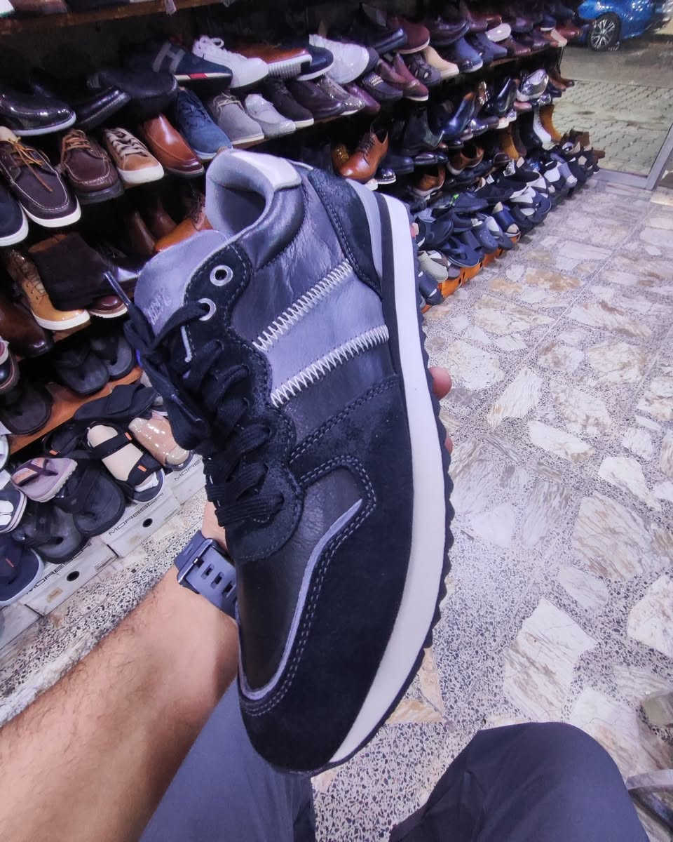 ماركة LLOYD صناعة ألمانية حديثة 
قياس ٤٢ 
المكان كرادة داخل مجاور دايموند مول في فرع علاء حداد محل الأيطالي الايطالي


**إذا كنت صاحب هذا الإعلان وتريد حذفه لأي سبب، رجاءا أرسل رسالة إلى الدعم الفني**