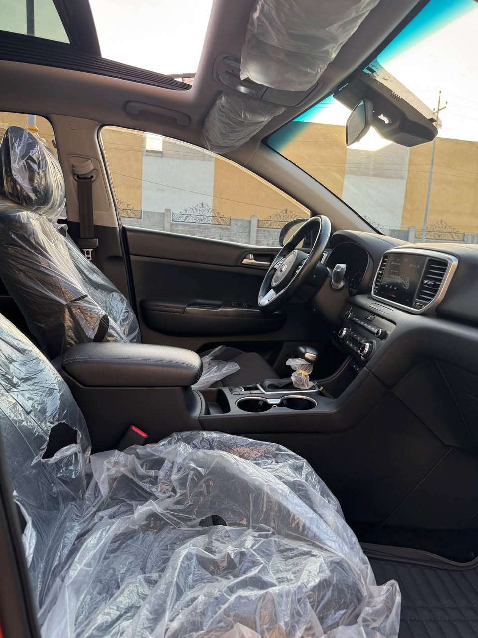 سلام عليكم 
كيا سبورتج 2022 فول موصفات 
ماشيه 24 
بدون ايرباك 
حادثه جاملغ وباب بدون دواخل بجم كبس 
السعر 188$
مكان السياره كربلاء *********** كربلاء, العراق
