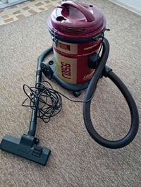 مكنسه ب 10 الف  كرسي اطفال 20 الف 07516187188