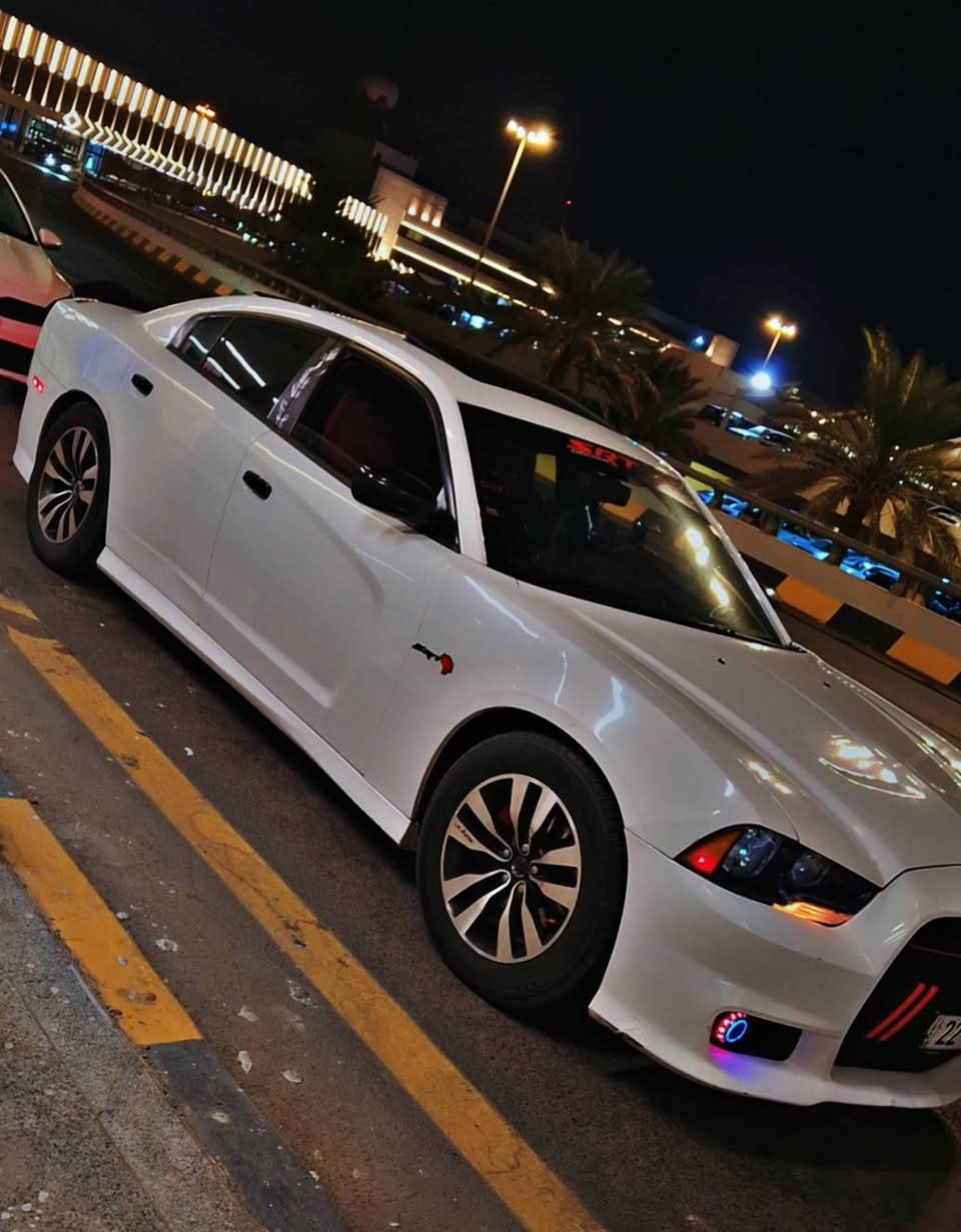 السلام عليكم
سياره جديده بمعنى الكلمه 
*جارجر 2013 خليجي
داخله وكاله
*لون ابيض ثلجي
*رقم اربيل
فول فول
*سنويه وهزه وفحص جدد
♧سنويه لغاية 2031
♧سلايت
♧بصمه تشغيل عن بعد
♧شاشه كبيره
♧ويل  18S Arty  جديد مع تخم تايرات جدد
♧مخمر اسود
♧كشاف امامي بلادي
♧مكينه3600 كارتون 
♧كير ماوس
♧كشنات تدفئه
♧كاميره خلفيه دوائره
♧عداد يقره 260
♧الاسبير مانازل ع وضع الشركه  
♧حداديه جديده 
♧مرايه عكسه للضوه
♧مرايه هيتر
♧ماشيه 200 حقيقي
♧بلوتوث

♧♧ملاحظه
بيها جاملق خلفي بدون دواخل   وملاحضات بسيطة 
السياره كلش جديده وع وضع الشركه 
مكفوله من التبدل 
**السياره شرط لاداخله استعراض ولا مشتغله بخط استخدام شخصي فقط
**شرط التحويل و الوكاله
السعر 175
مكان السياره واسط 
للاستفسار الاتصال ع الرقم***********
