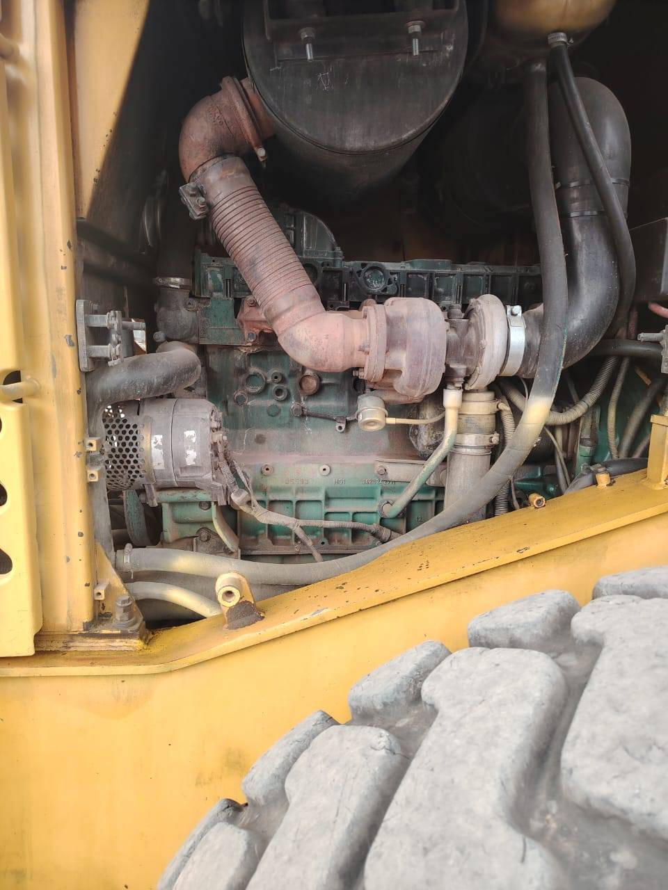 السلام عليكم شفل فالفو شبح مديل2003 سنويه جديده بسمنه   جاهز من كلشي مكانه كركوك***********//***********
