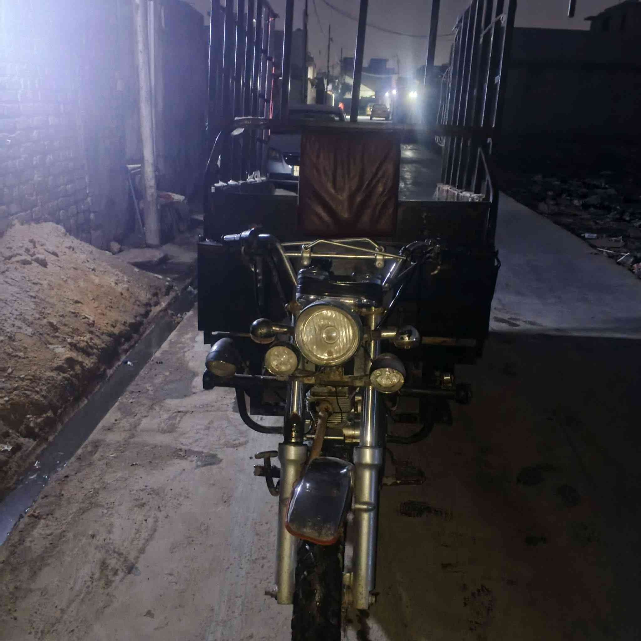 ستوتة جمرة موديل 20 محرك23شغالة سلف هندر مابيهة اي نقص جاهزا كبل للشارع المكان بغداد مدينة الصدر السعر 1300 الاتصال على الرقم. ***********
