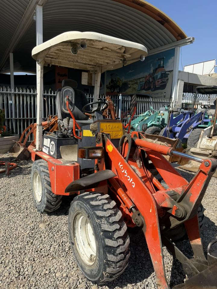 شفل كوبوتا بحاله جيده جدا 
حجم 20 مكفول كفاله عامه رقم وسنويه جديده 
***********
***********
