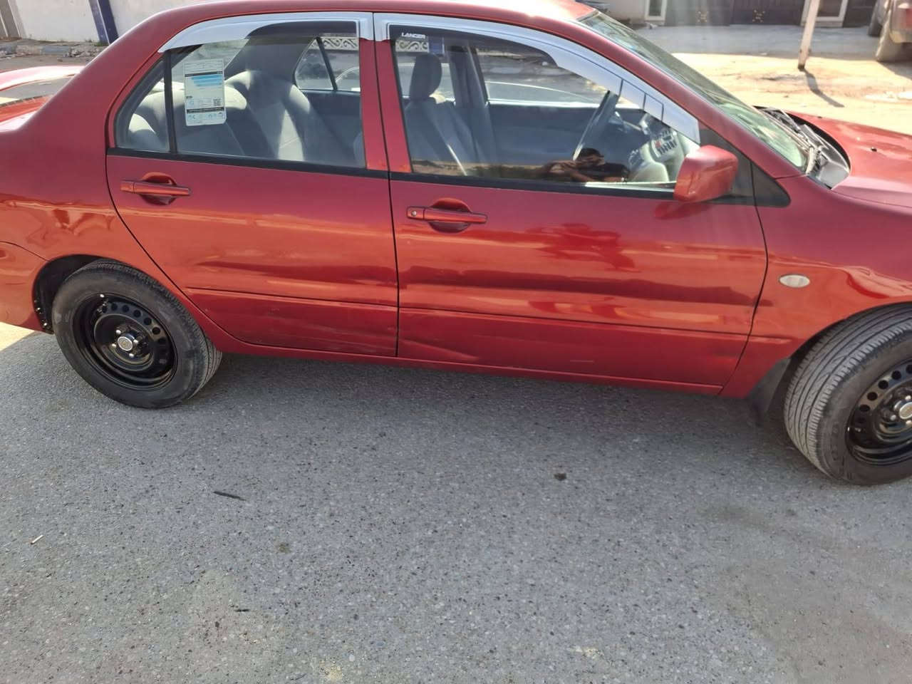 مكلف بالنشر 
السلام عليكم 
سيارة متسوبيشي لانسر موديل ٢٠١١ 
سيارة جاهزة من كل التفاصيل 
كهربائيات كاملة ..
محرك ١٥٠٠ قبغ أسود ممتاز  
كير ممتاز  
غرفة كلش نظيفة
تبريد ثلج
تدفئة ممتازة
تخم تاير
بغداد تحويل مباشر
ضربتها خلفية الجانب الأيسر على شرط الشاصي سليم .. 
صبغ ٣ قطع جاملغ خلفي وباب خلف السائق وقبغ الجنطة . 
السعر ٧٤ مع مجال بسيط 
*********** بغداد, العراق
