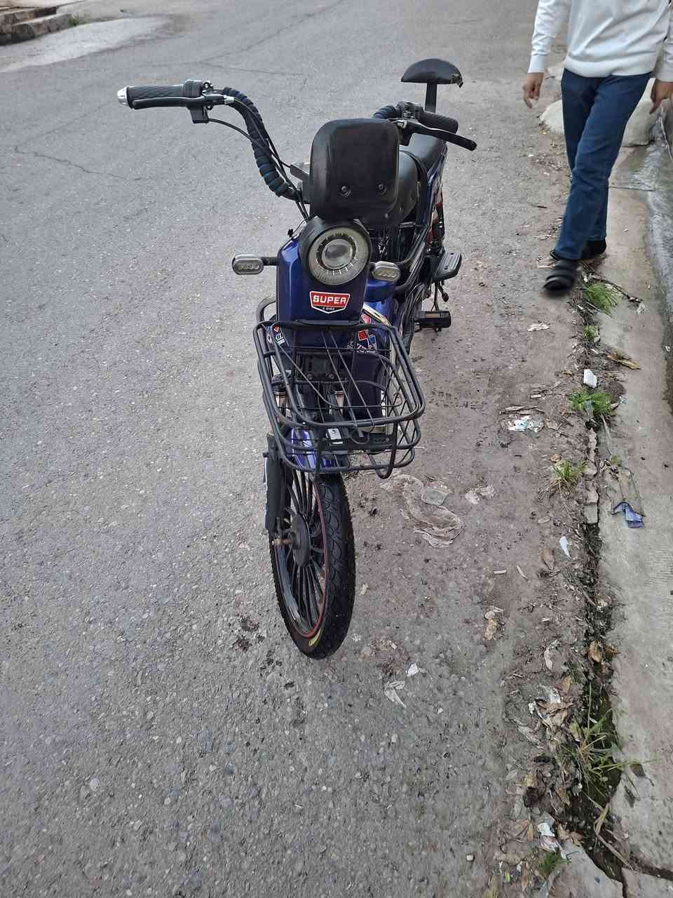 السلام عليكم للبيع ماطور حجم ٢٠ 
الماطور ٥ بطاريات صغار الماطور شرط كلوا شغال وشرط انطيك عقل وملف بطاريات يحتوي على بلوتوث السعر ١٦٠ وبي مجال للطيبين المكان موصل جامع النعيمي


**إذا كنت صاحب هذا الإعلان وتريد حذفه لأي سبب، رجاءا أرسل رسالة إلى الدعم الفني**