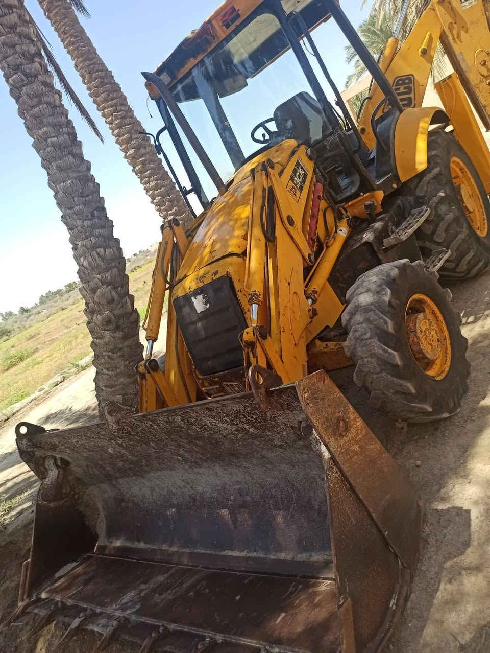 للبيع حفارة جي سي بي سلايت ومقص مكفوله م̷ـــِْن الفطر والحيم دخول جديد بعدهي منفيس بسمي تسجل اي محافظة للاتصال *********** موديل 2005
