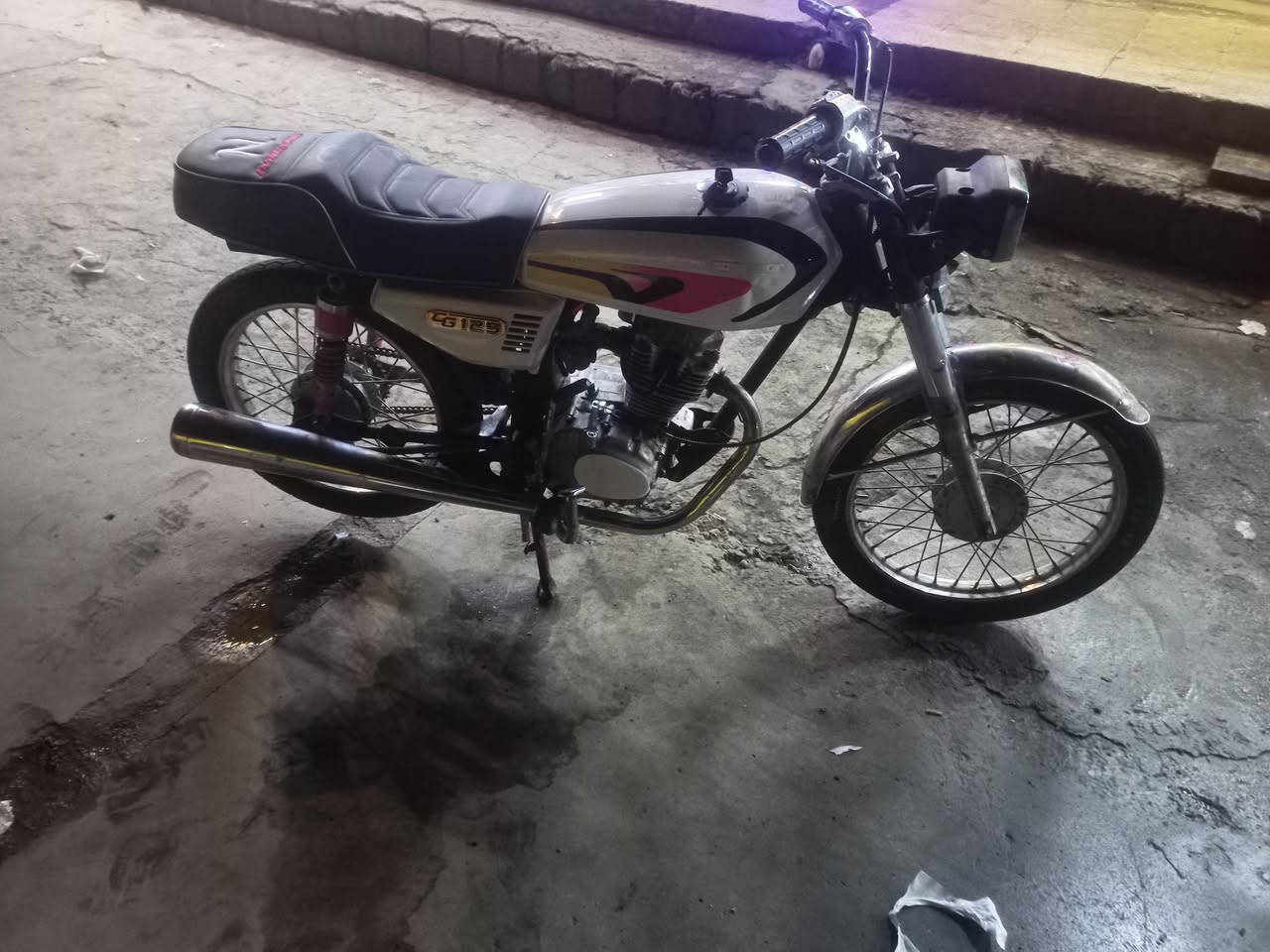 دراج للبيع مكينه خرسه دراجه كلها جديدا السعر 300 بيها مجال رقمي *********** بي وتساب
